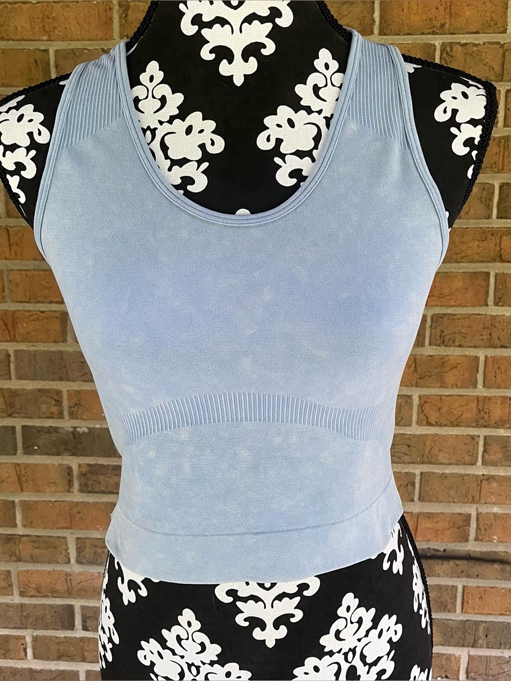 Victoria's Secret PINK Seamless Tank Top Racerback Workout Women's M - Picture 1 of 5
